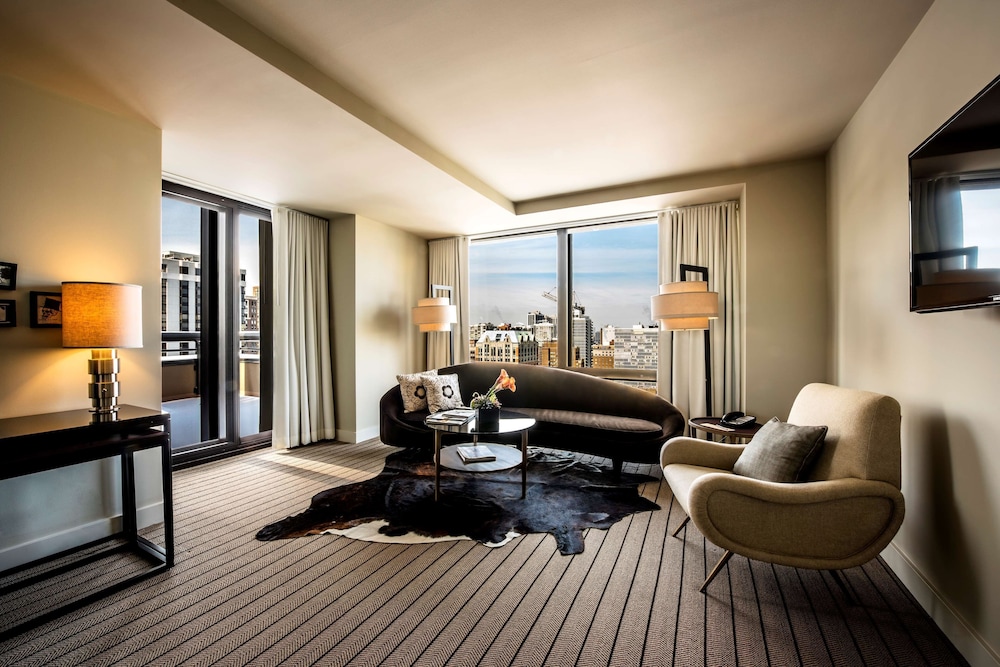 Thompson Chicago Ex Sutton Place Hotel 37/77