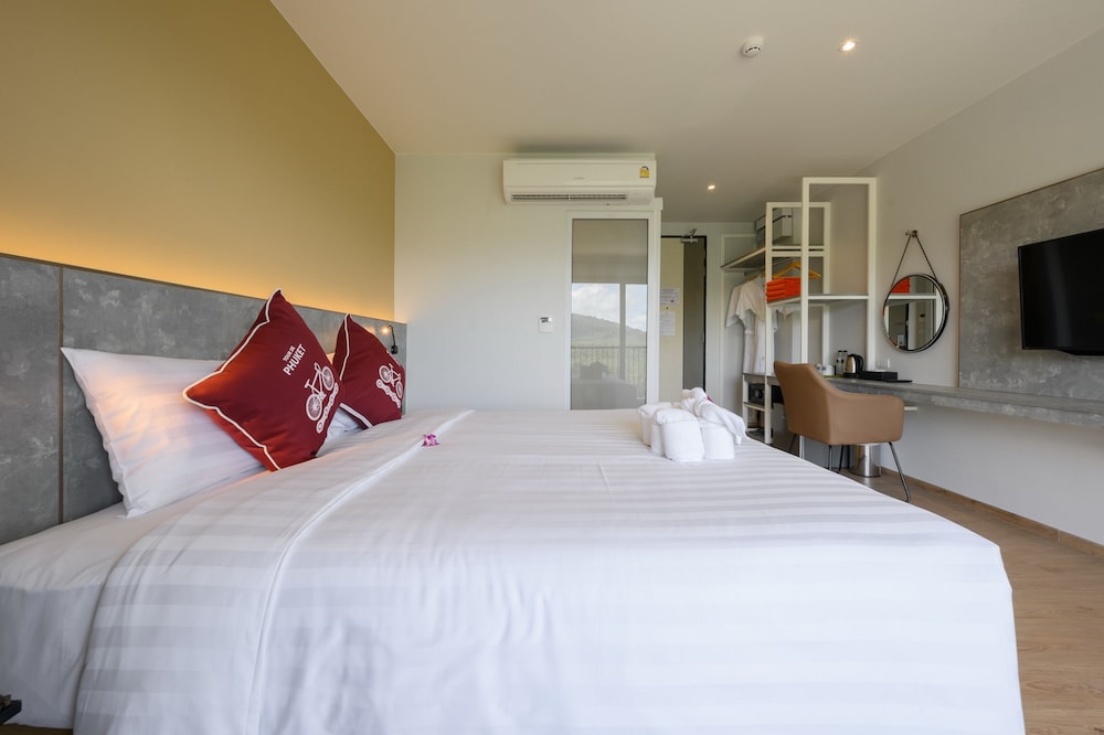 Tour De Phuket Hotel 13/71
