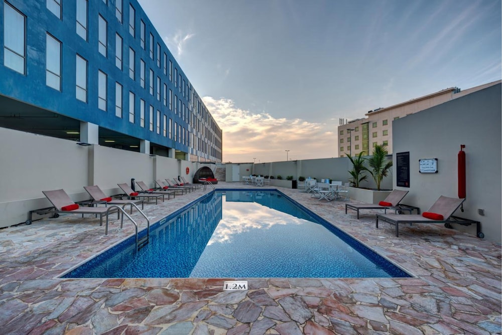 Delta Hotels by Marriott, Dubai Investment Park 64/68
