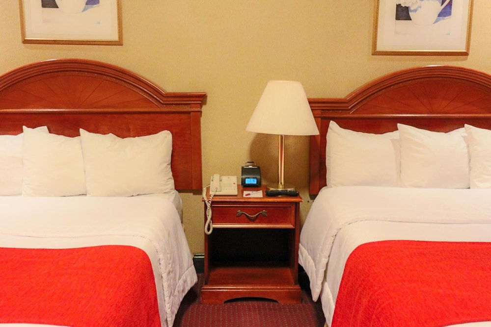 NEWTON HOTEL 10/37