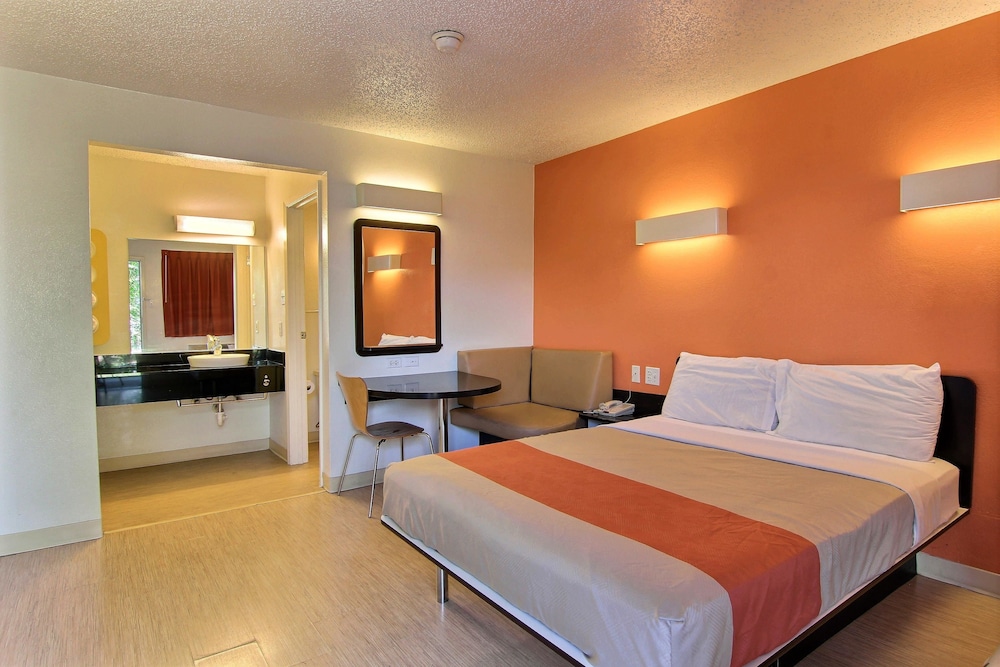 Motel6 Austin, TX 35/51
