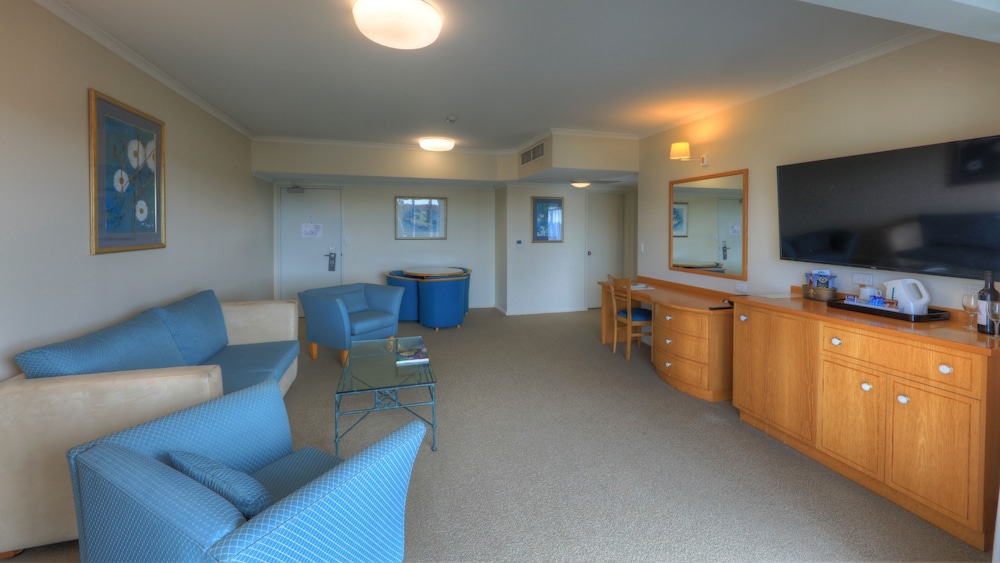 CAIRNS SHERIDAN HOTEL 39/45