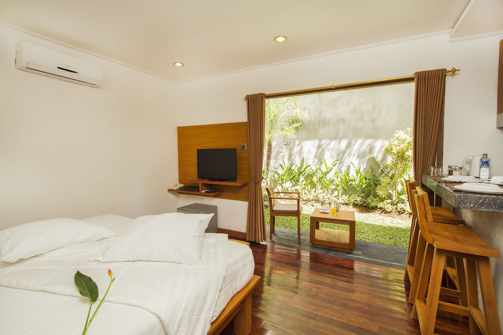 Delu Villas And Suites Seminyak 10/48