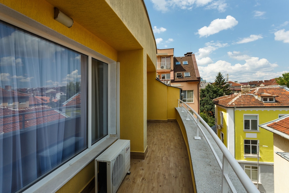 Dunav Apartment House 4/50
