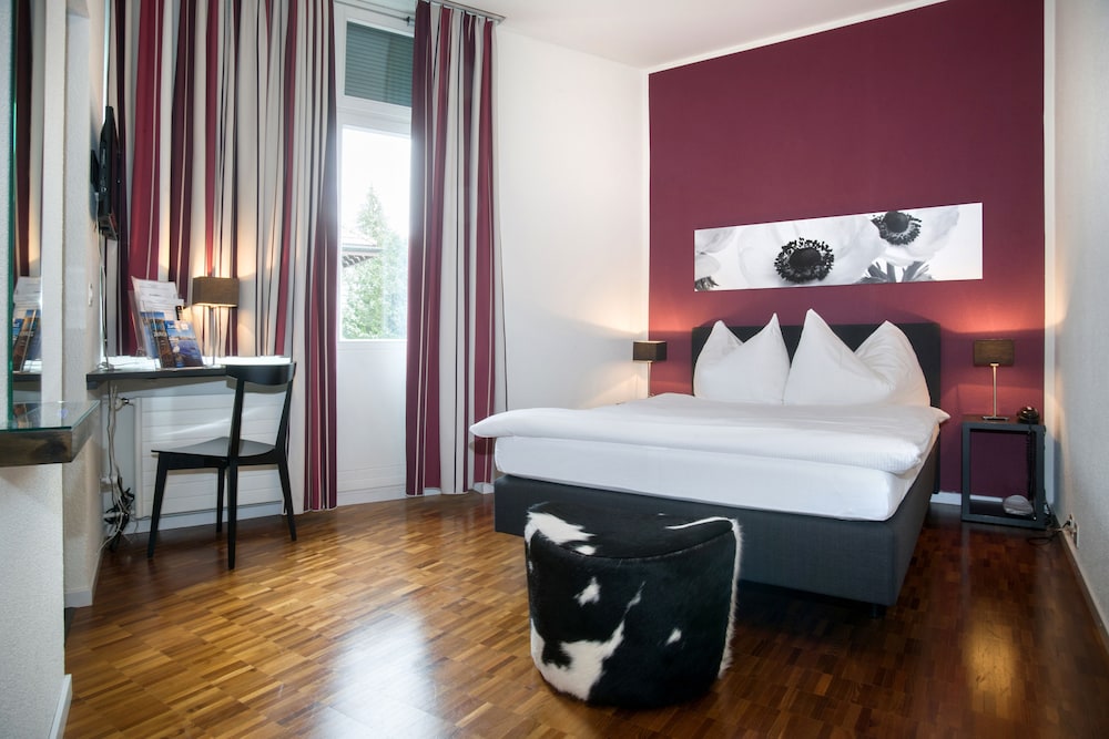 ECONOMY, DOUBLE BED, BALCONY