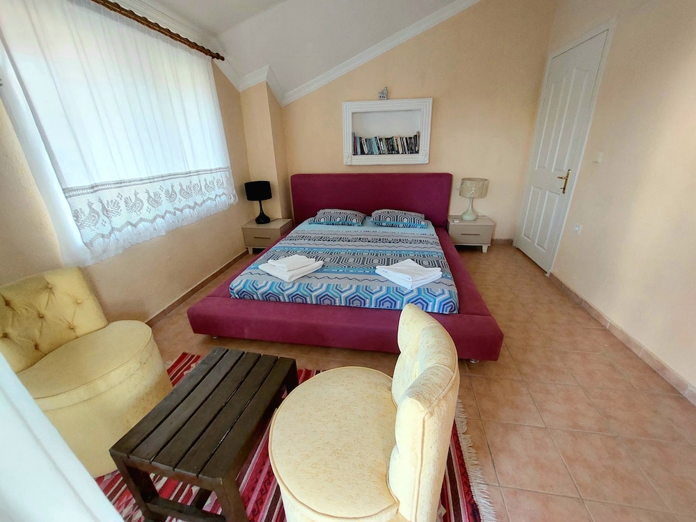 شقة بسريرين منفصلين بغرفتي نوم مع أريكة، Dalyan Palace 6/10