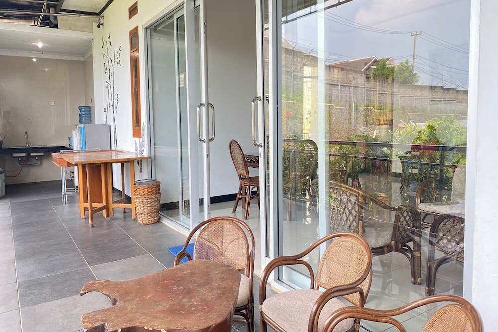 Nirwana Hotel Lembang by ZUZU 20/50