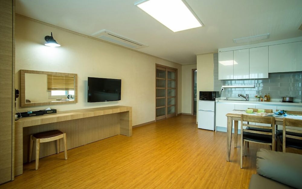 Haerian Hotel 27/29