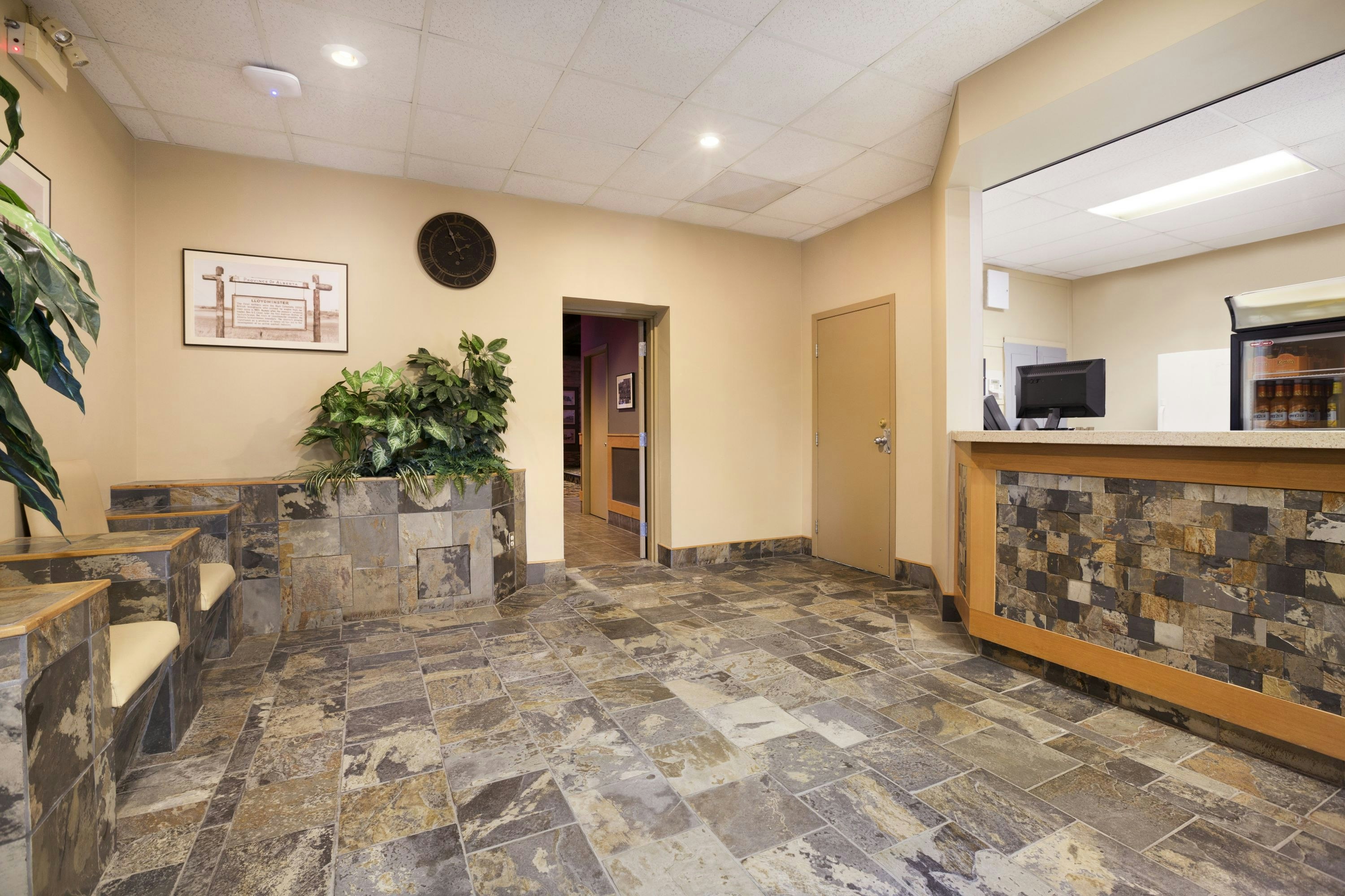 Central Suite Hotel Lloydminster 3/31