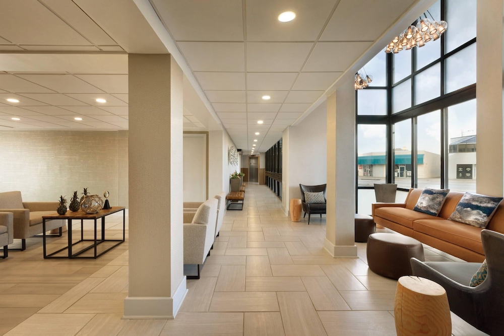 Surfbreak Oceanfront Hotel, Ascend Hotel Collection 46/61