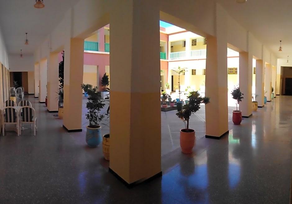 HOTEL LES AMANDIERS 22/39