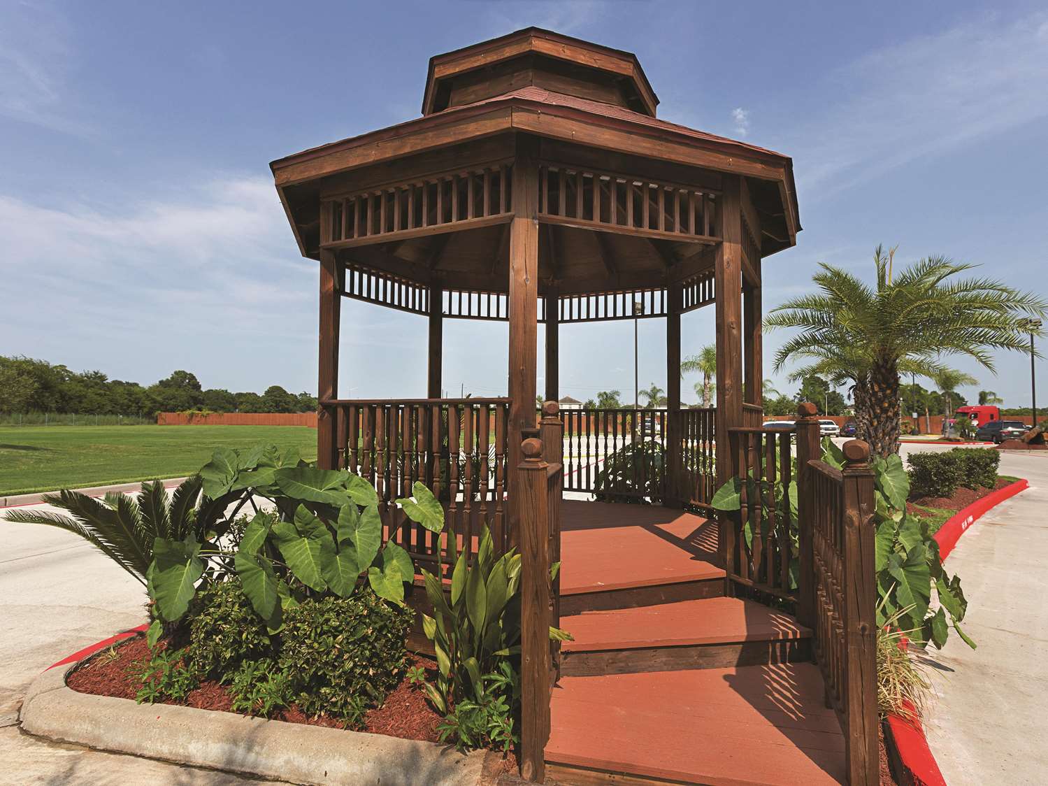 La Quinta Inn & Suites by Wyndham Houston Channelview 64/66