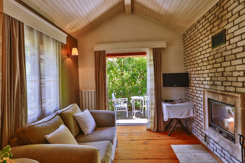 Tranquilla River Lodge - Adults Only 26/50