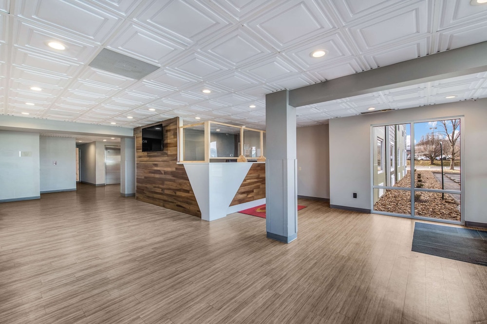 SureStay Plus Hotel by Best Western Sevierville 8/39