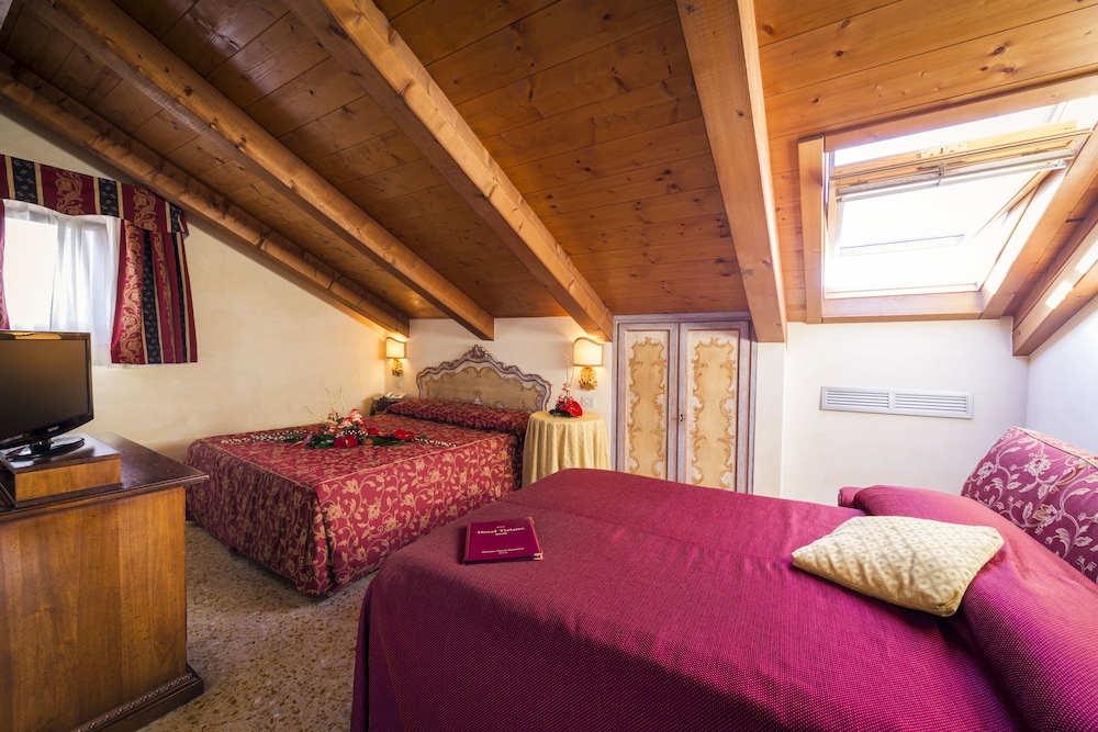 Hotel Tiziano 33/72