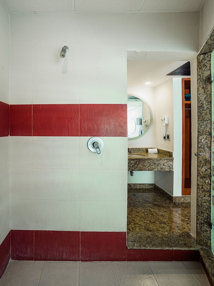 Capital O Hotel Verona 19/48