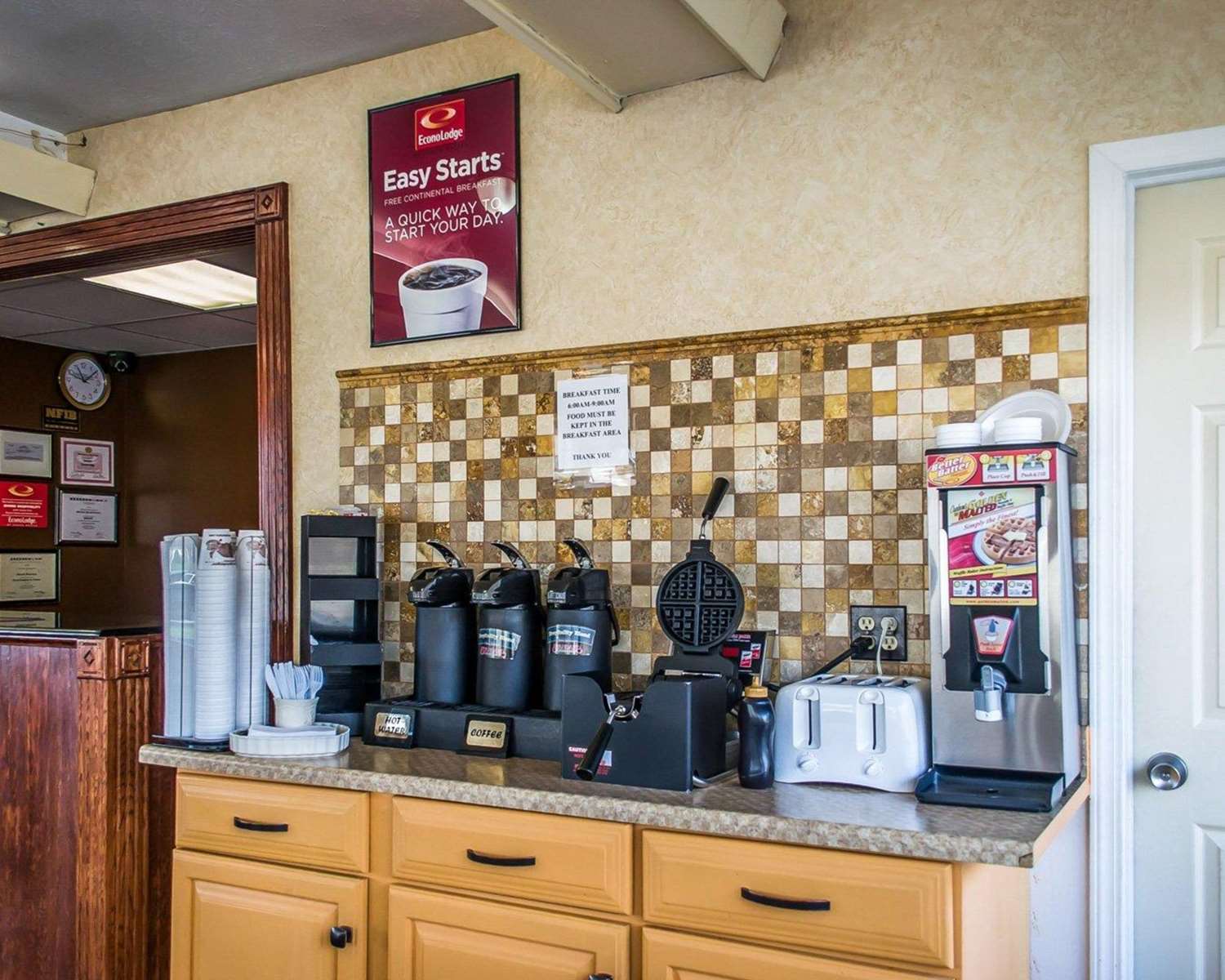 Economy Inn and Suites Warren 7/28