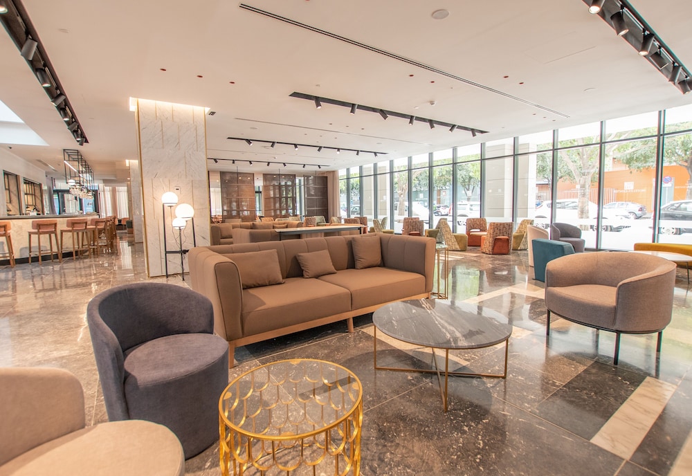 Giralda Center Hotel 20/40