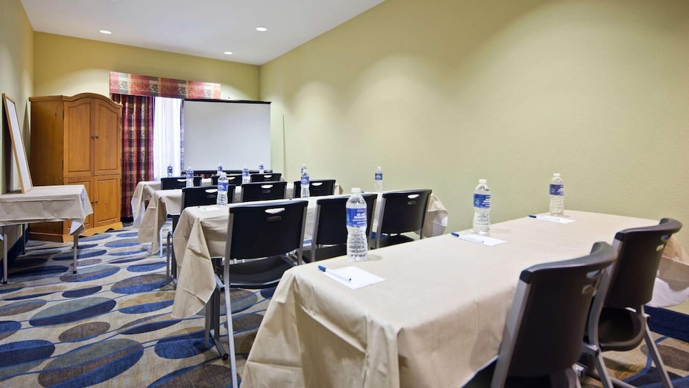 Quality Inn Perryton 36/36
