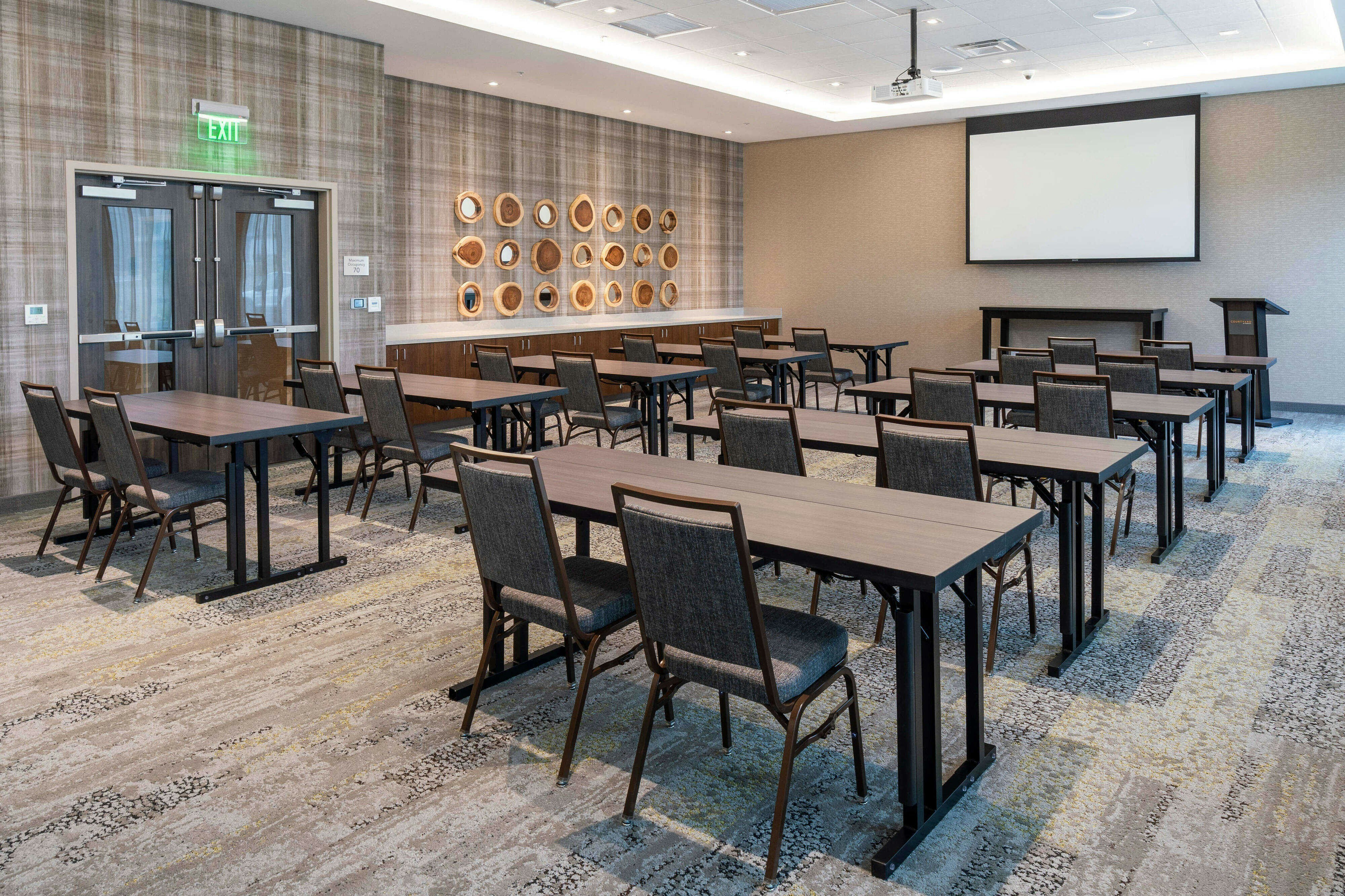 Courtyard by Marriott Salt Lake City Cottonwood 14/19