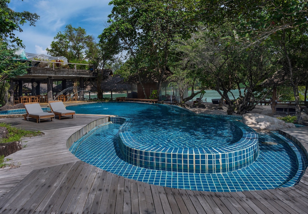 Captain Hook Resort Koh Kood 65/66