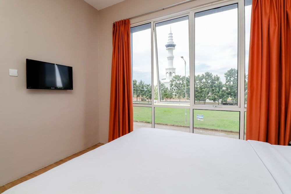 Blitz Hotel Batam Near Sultan Mahmud Ri'ayat Shah 11/31