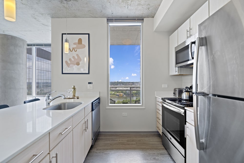 Suite, 2 Queen Beds, 2 Bathrooms، Placemakr Premier SoBro 10/10
