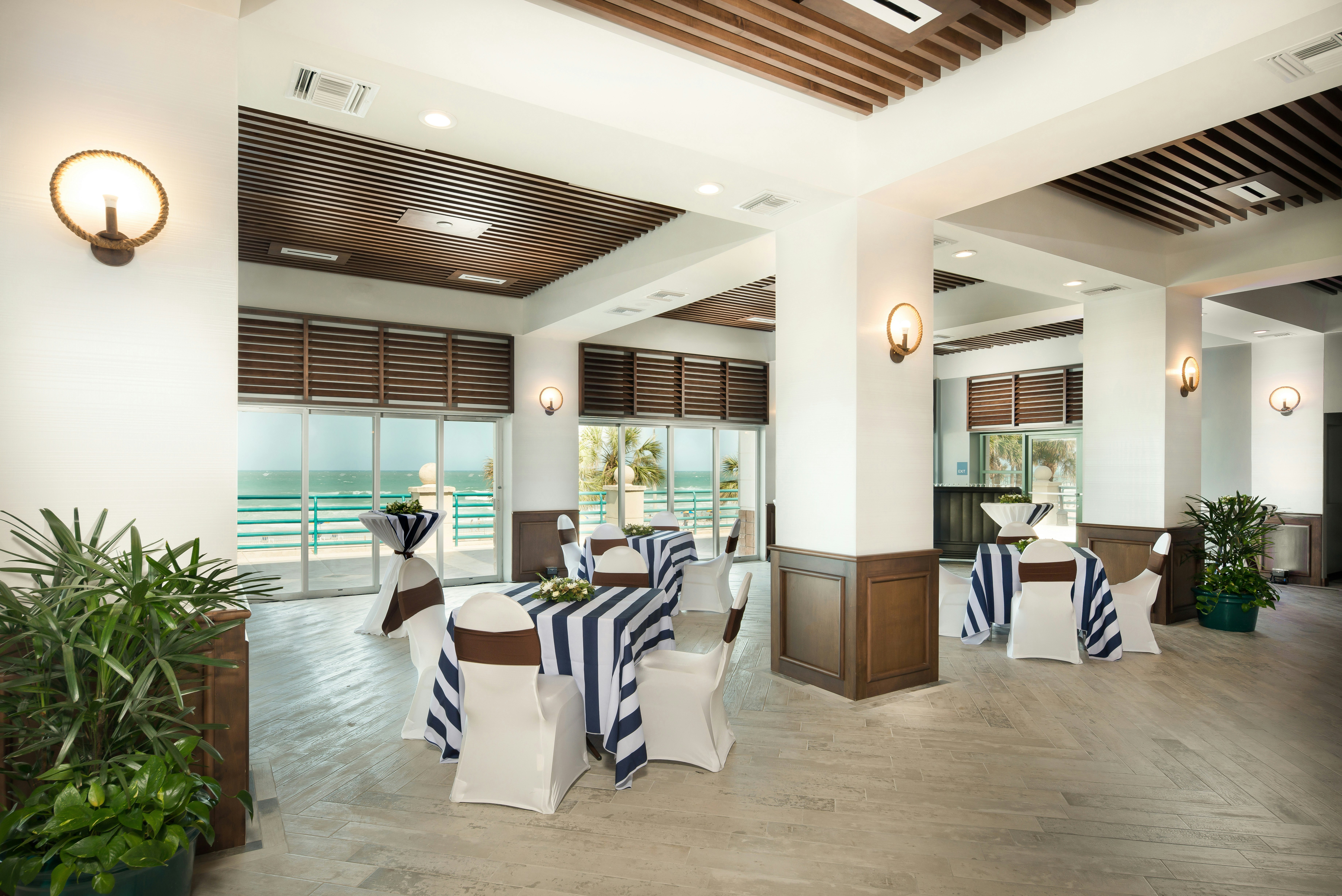 Hilton Daytona Beach Oceanfront Resort 15/50
