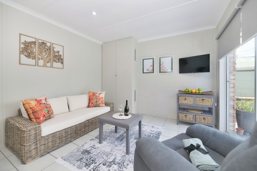 Land's Edge Struisbaai 23/33