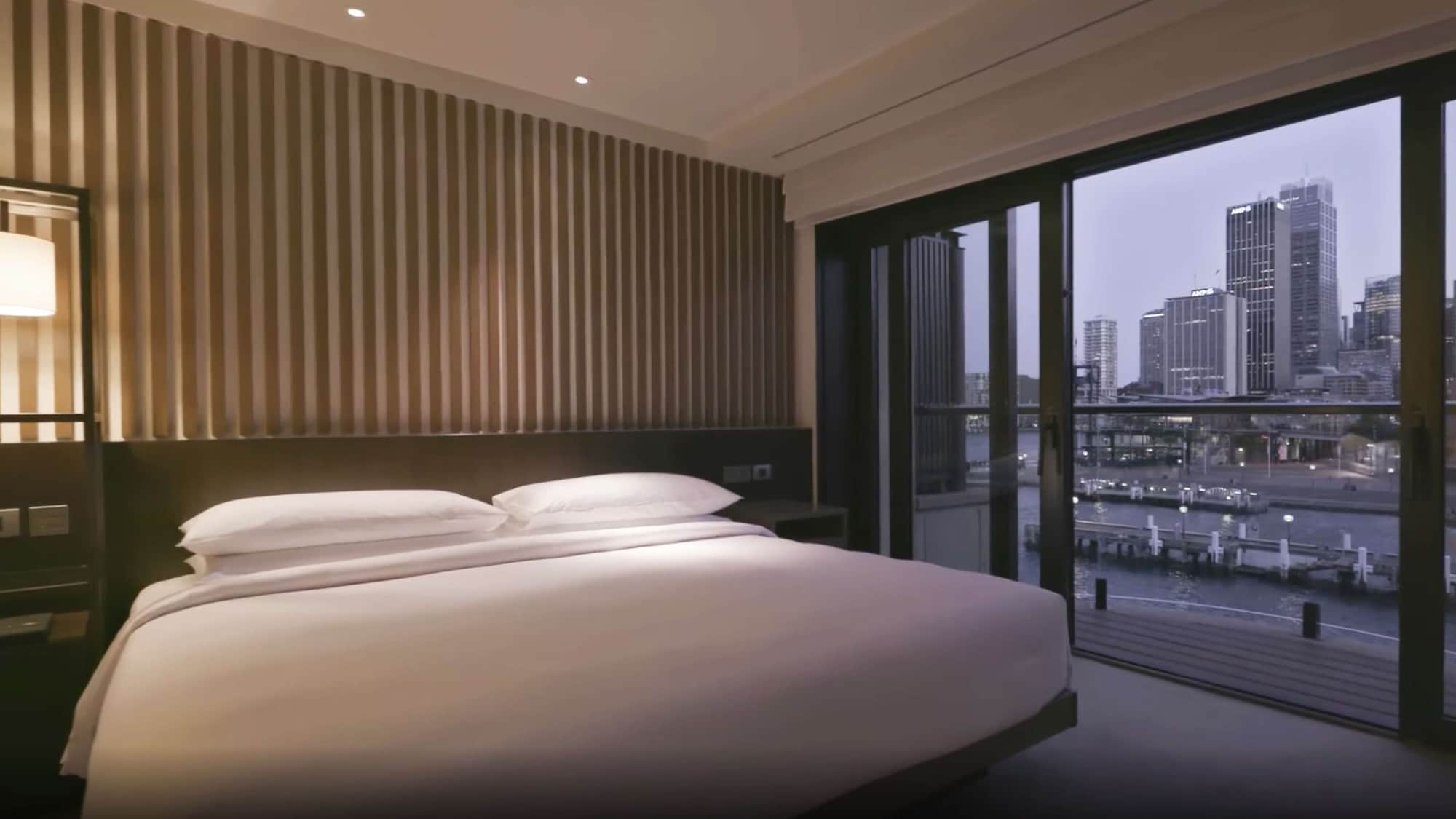 Cove, Suite, King Bed