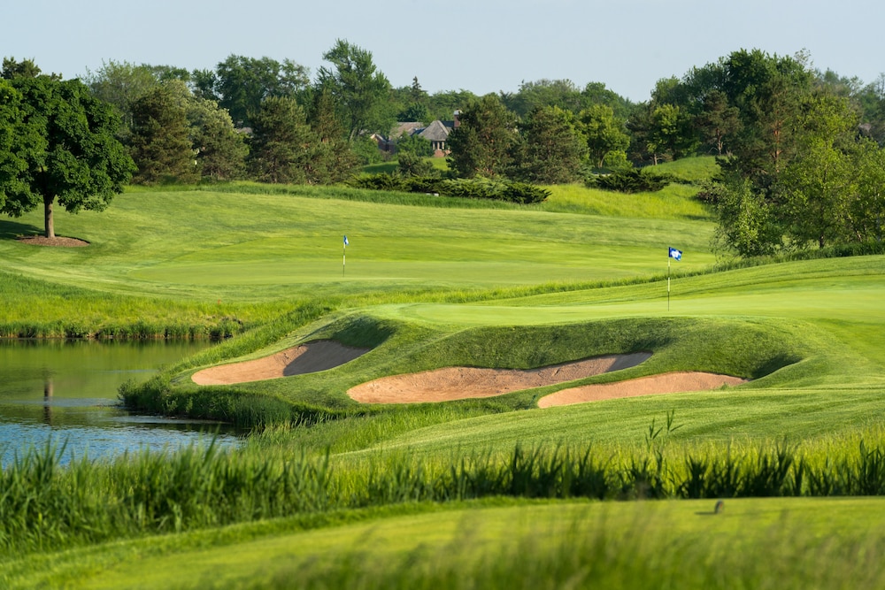 The Glen Club 48/51