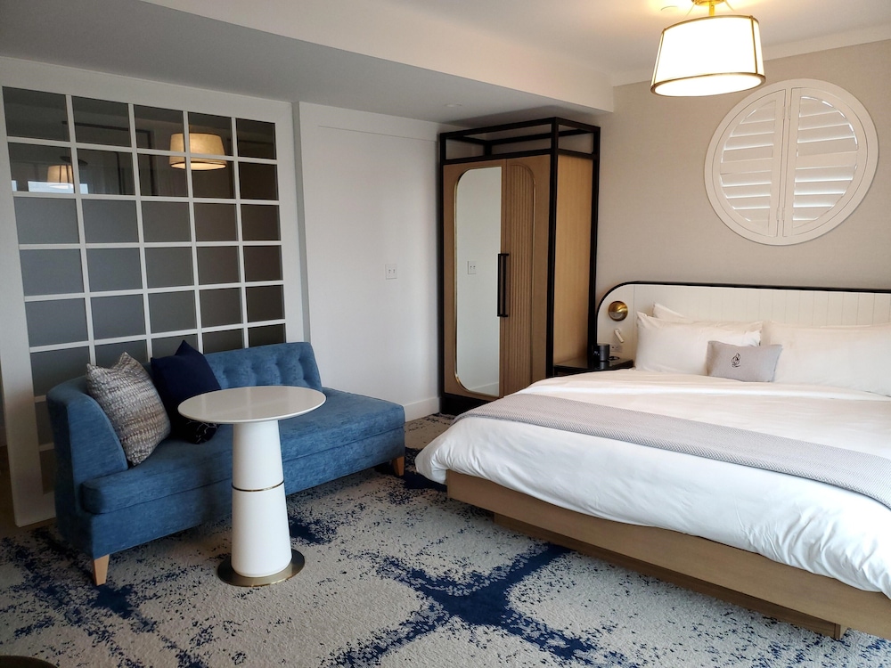 The Brenton Hotel 7/40