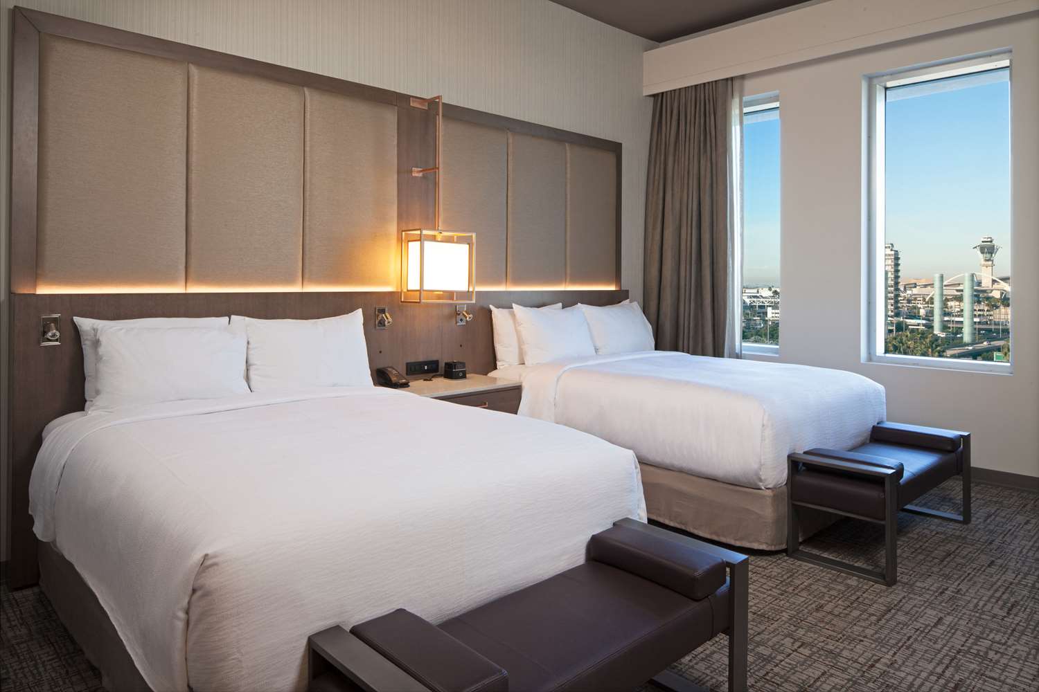 Deluxe, 2 Queen beds, Accessible