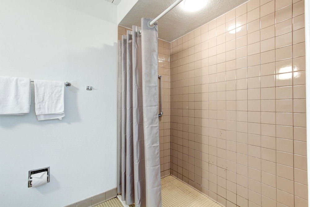Motel6 Portland, ME 65/66
