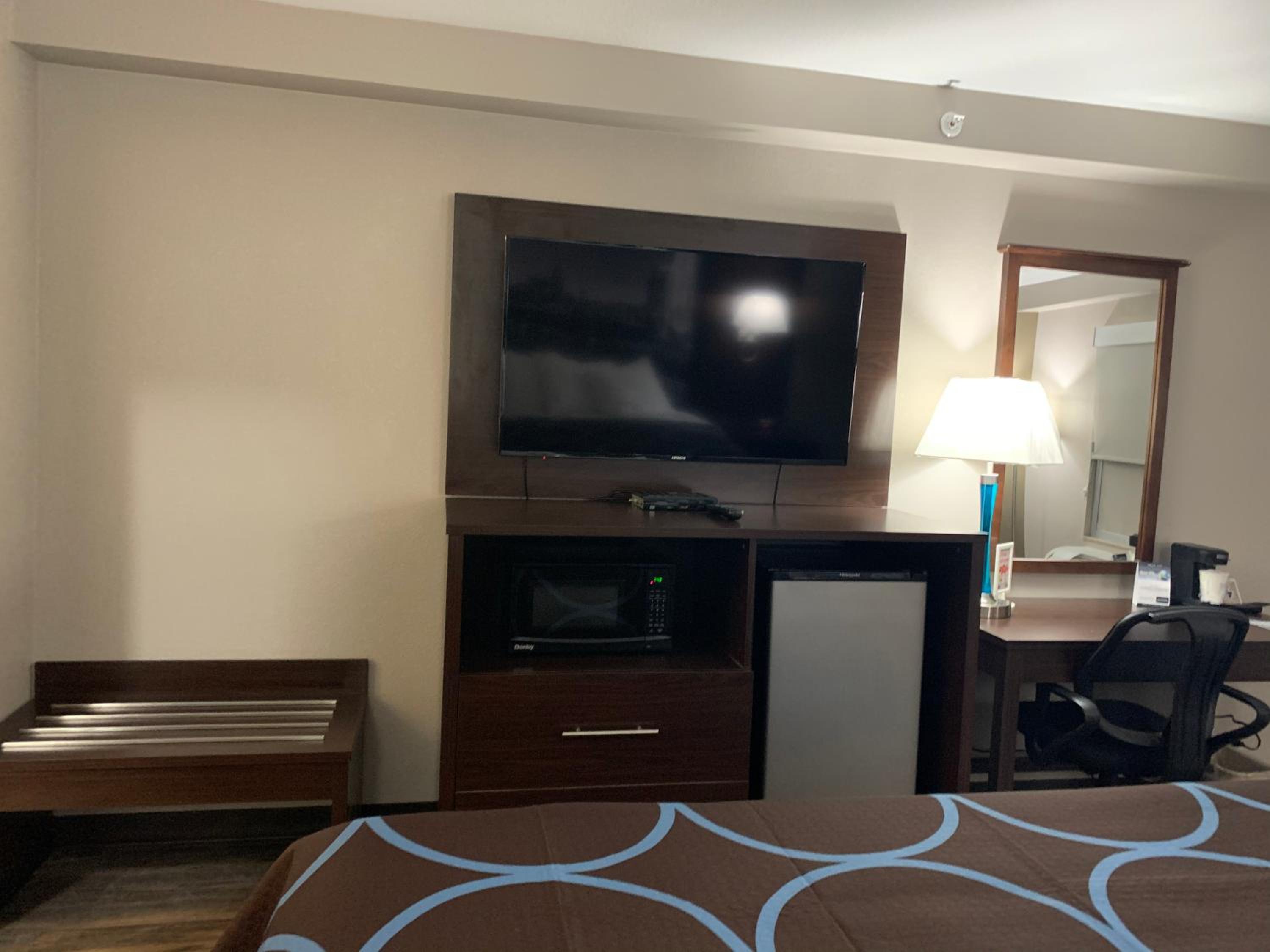 Super 8 By Wyndham Cookeville 17/23