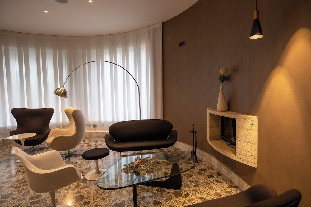 Hotel Ristorante Carosello 39/50