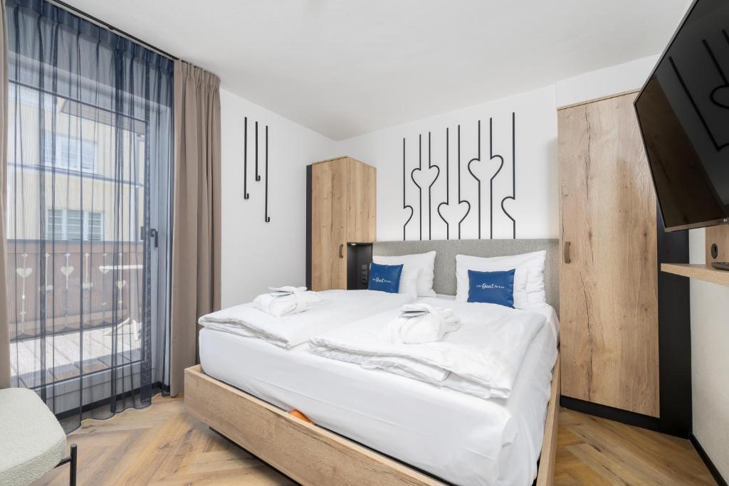 2 Bedrooms, Suite, Sauna