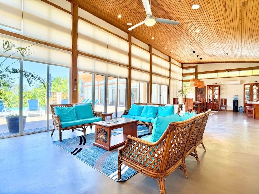 Richardson Serenity Villa 37/50