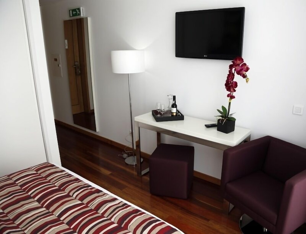LBV HOUSE HOTEL 30/50