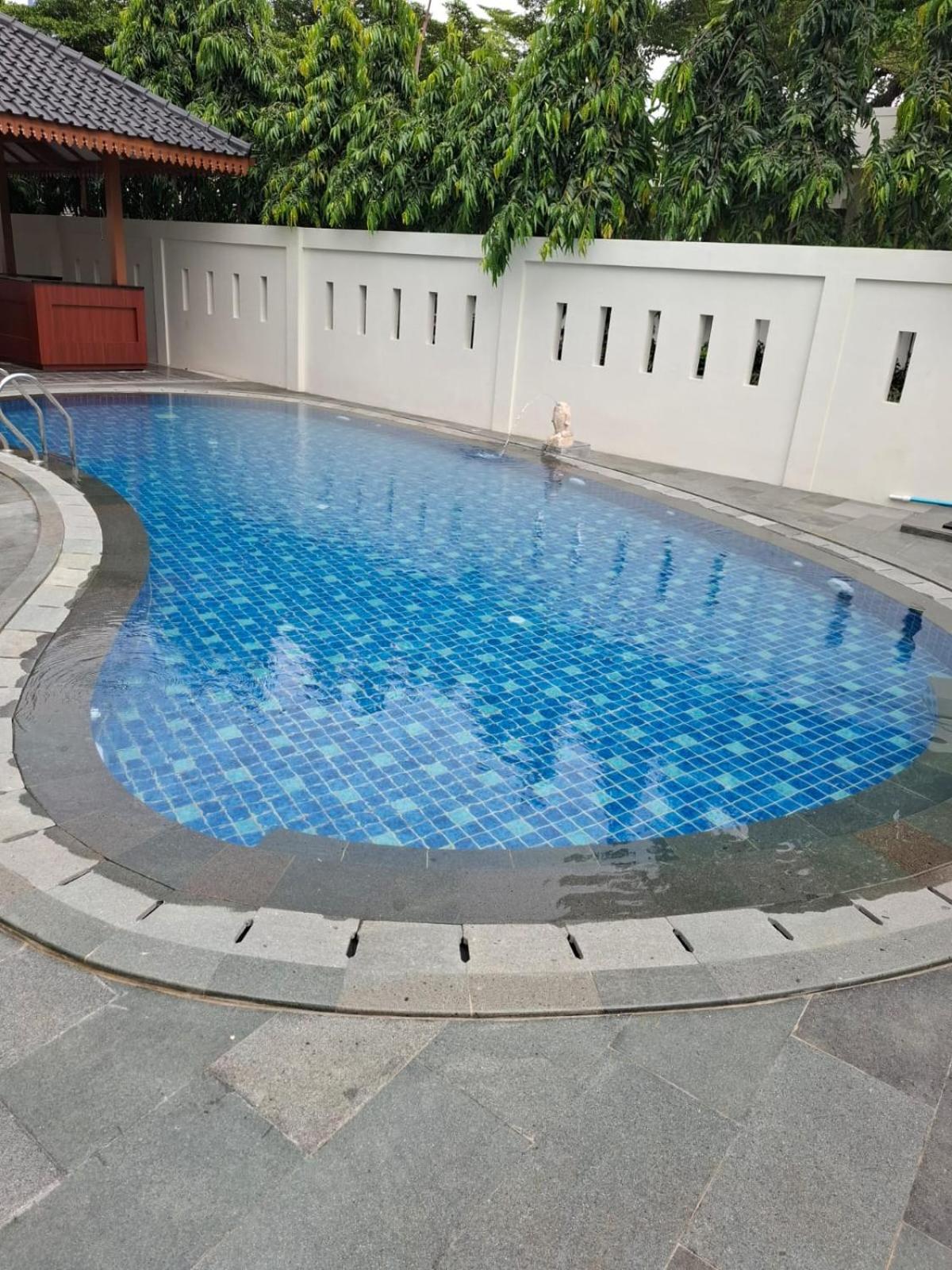 LE SEMAR HOTEL KARAWACI 21/23