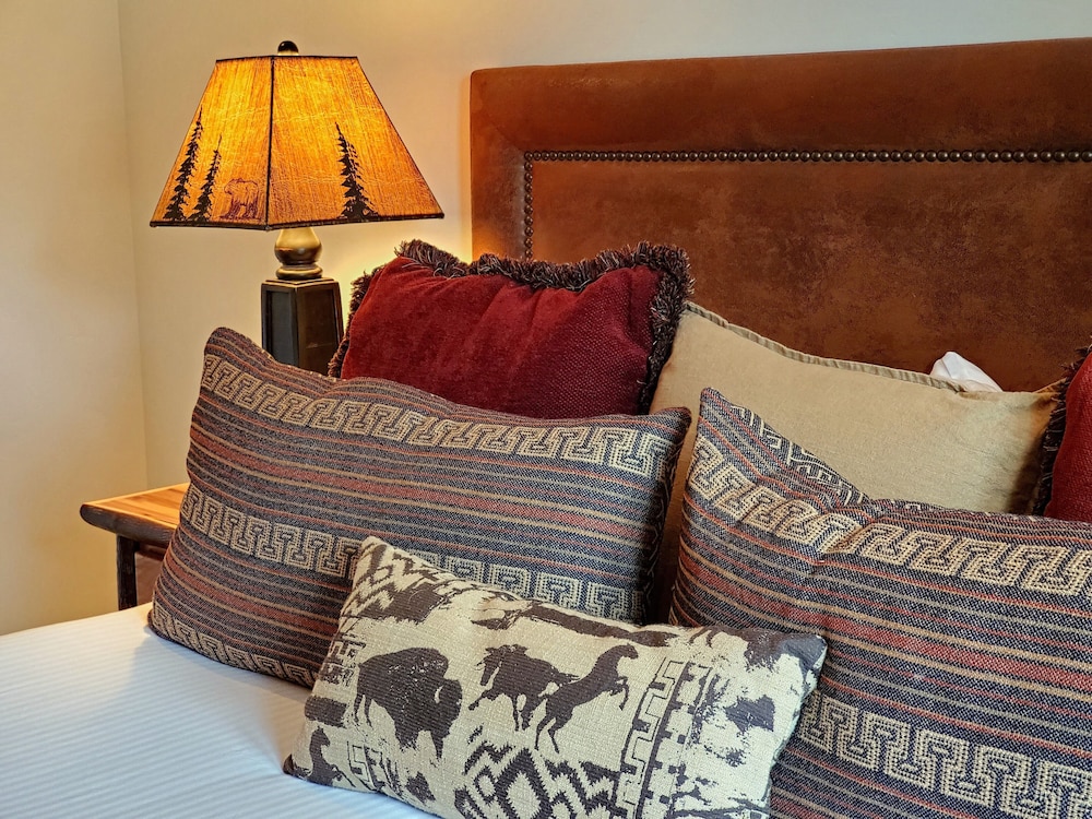 Parkway Inn 12/64