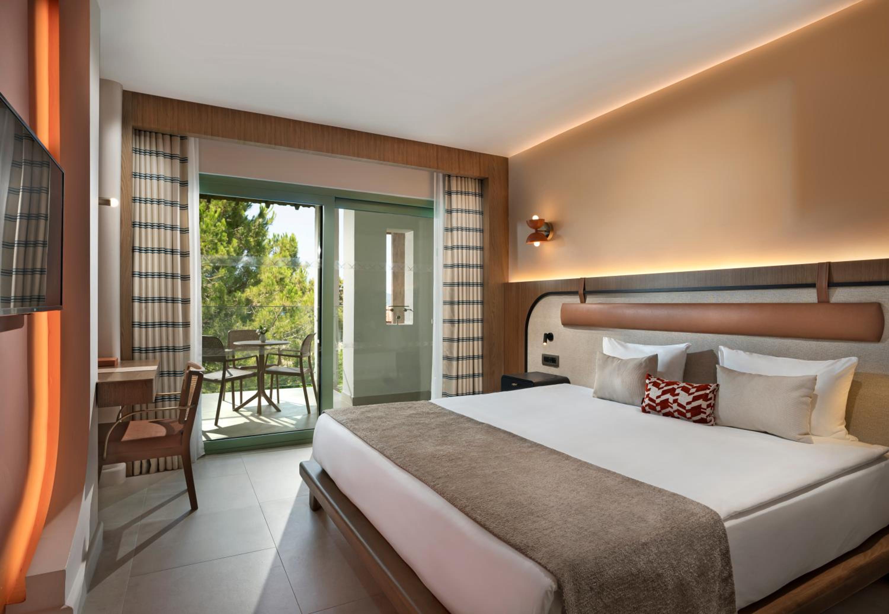 Deluxe Family Room Side Sea View