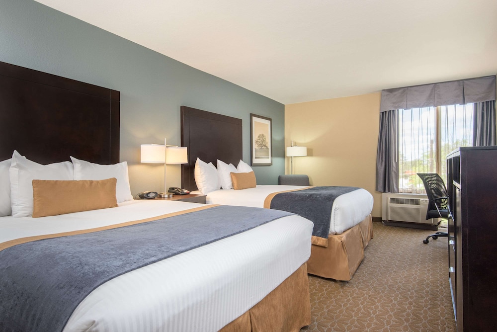 Deluxe, 2 Queen Beds