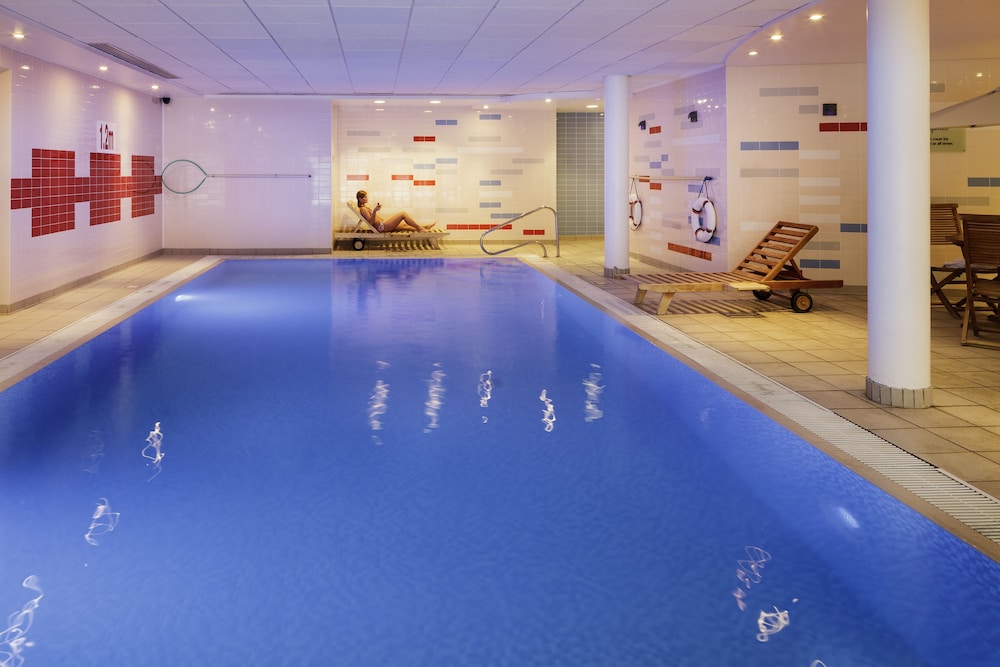 NOVOTEL MILTON KEYNES 33/74
