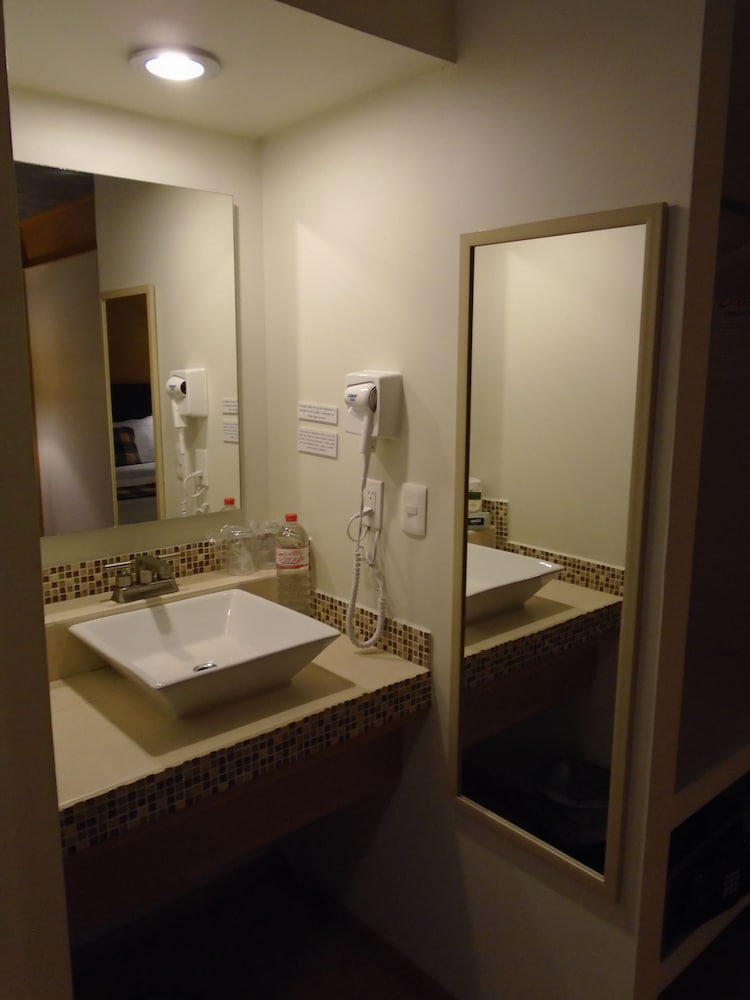 Hotel El Dorado Hermosillo 32/37