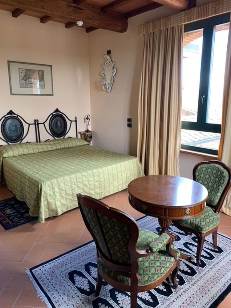 LOCANDA POGGIOLEONE 49/71