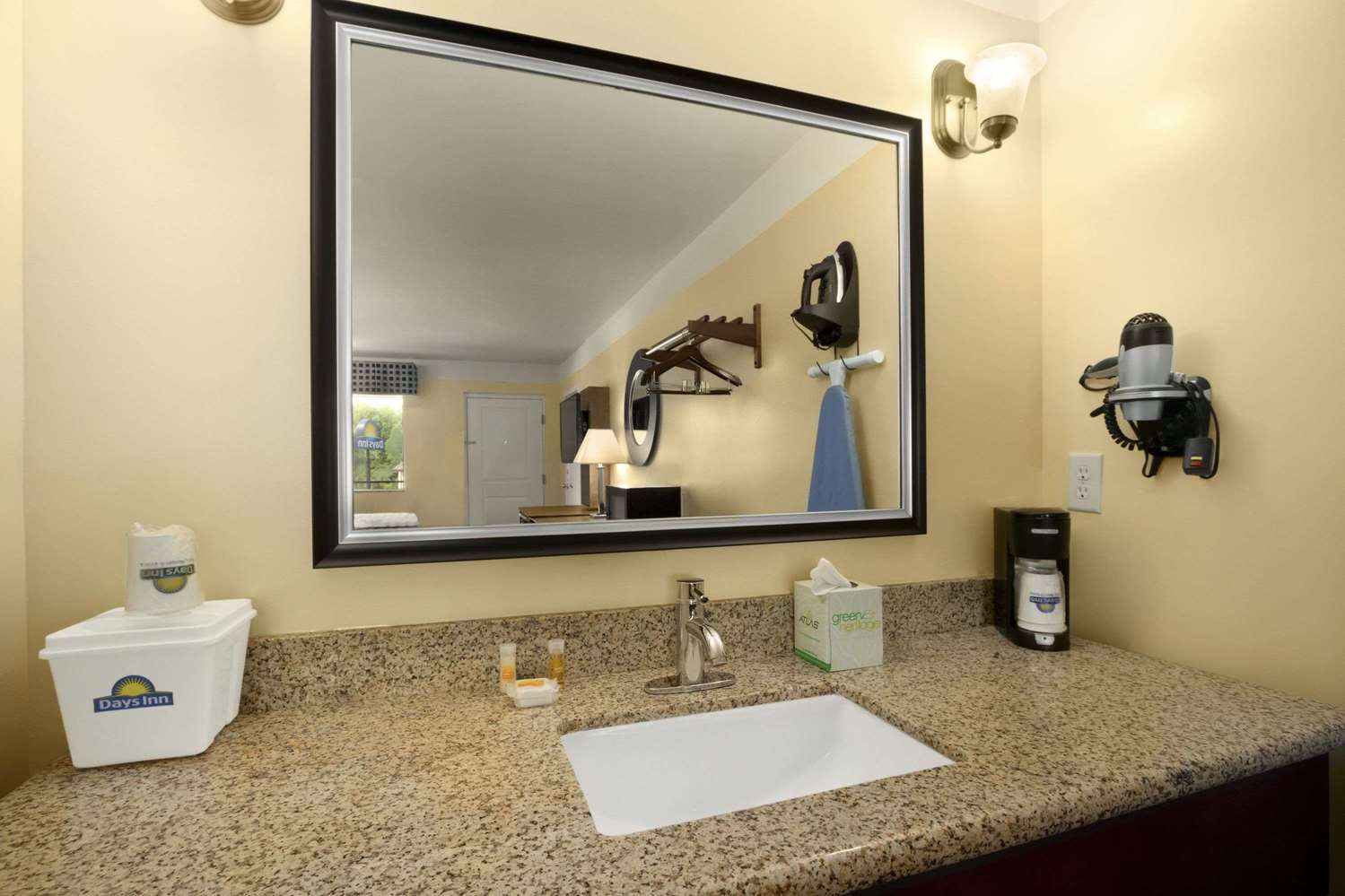 Days Inn By Wyndham Fultondale 9/9