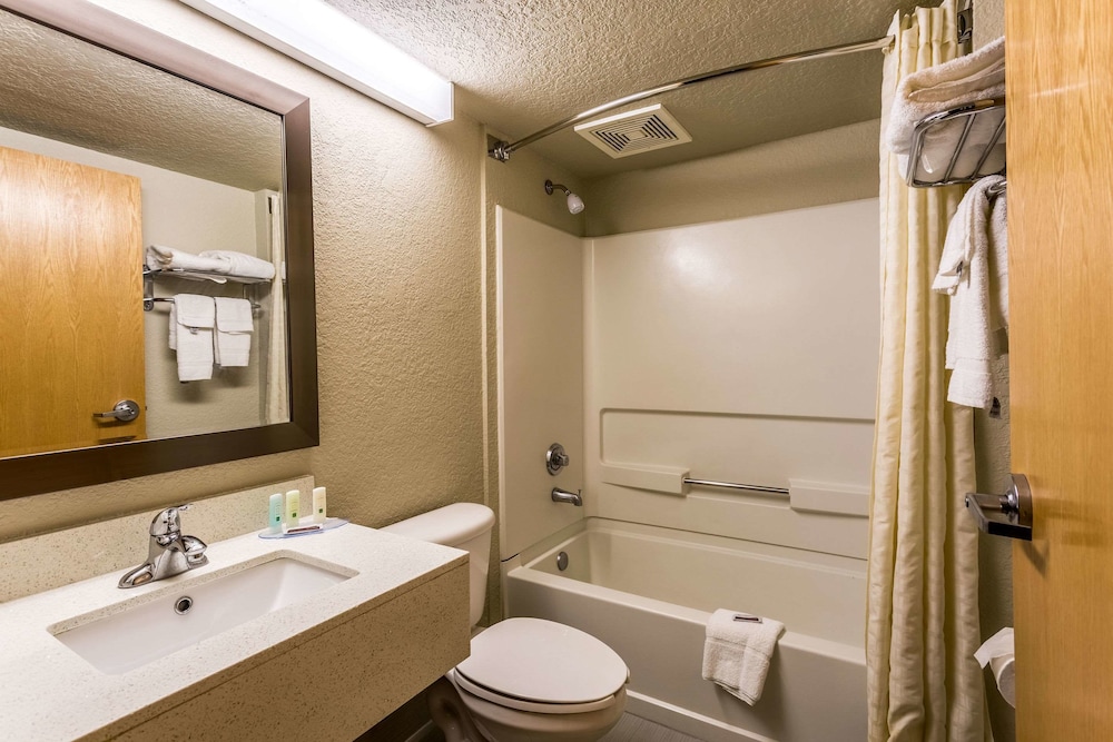 Quality Inn and Suites El Paso I-10 19/43