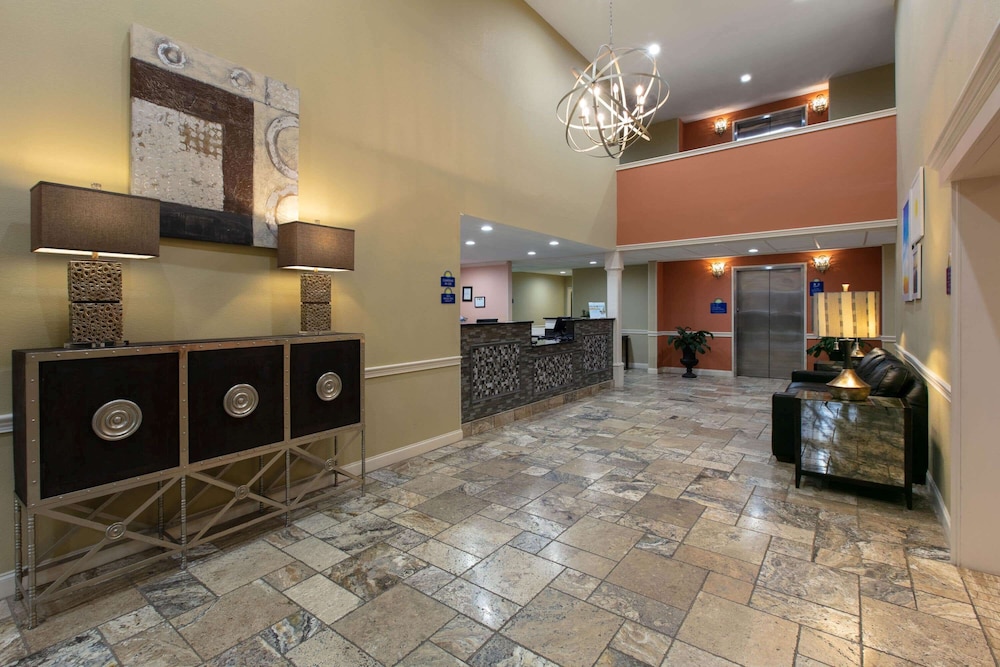 Days Inn And Suites By Wyndham Florence Jackson Area 9/50