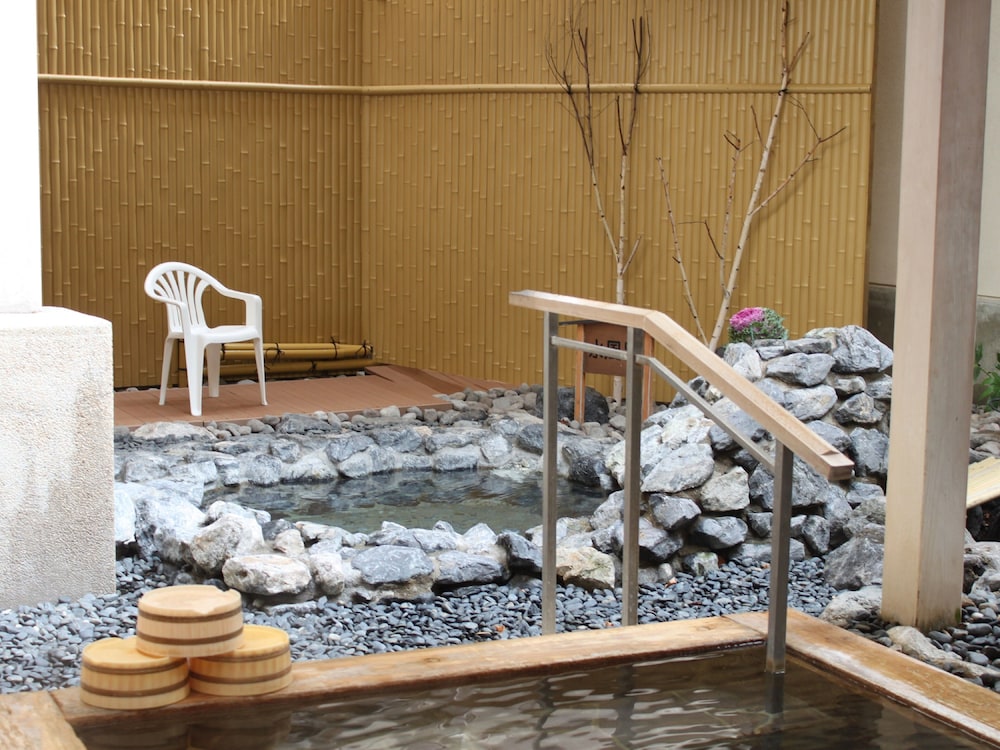 Hanabishi Hotel 36/70